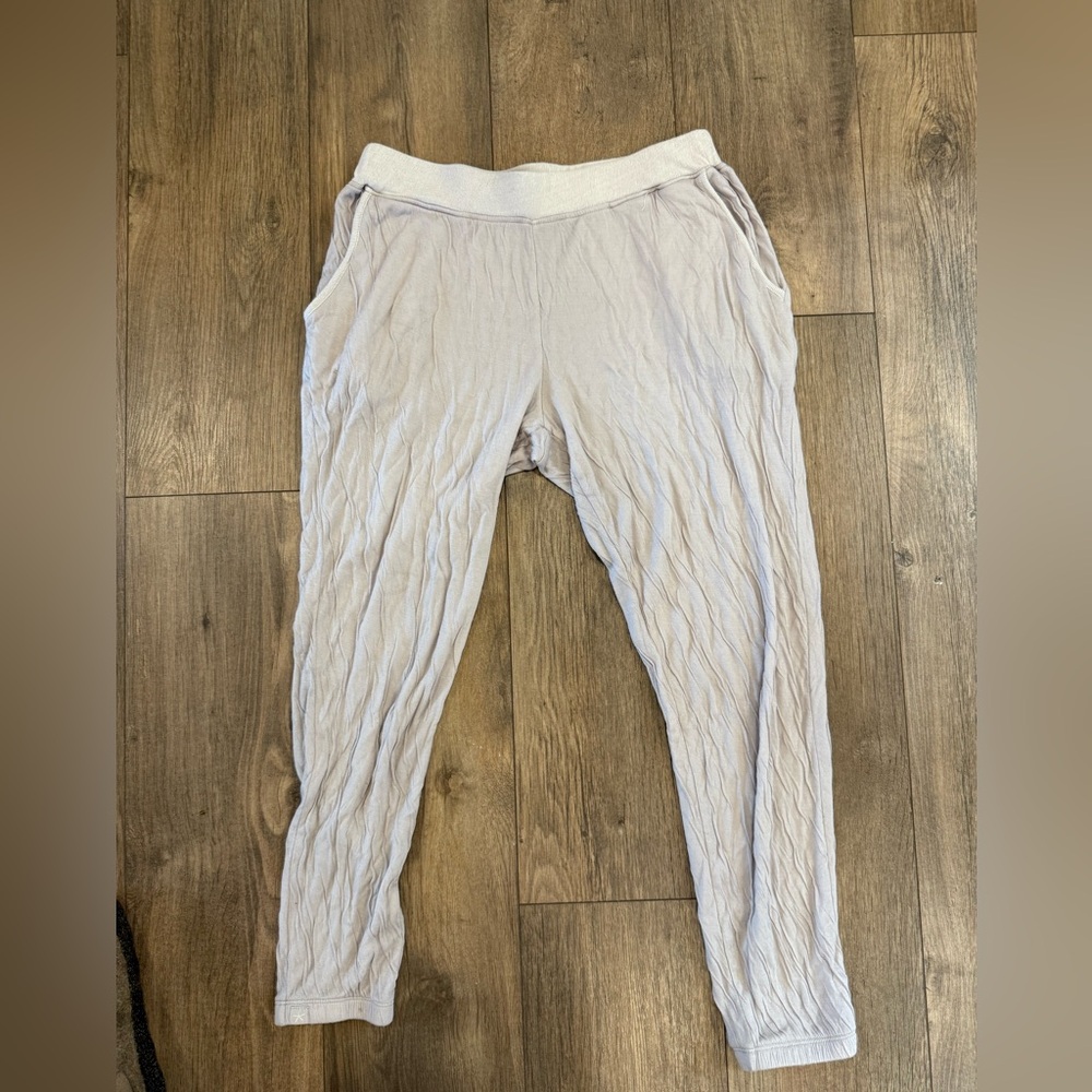 Barefoot dreams Malibu women’s crinkle pants size small